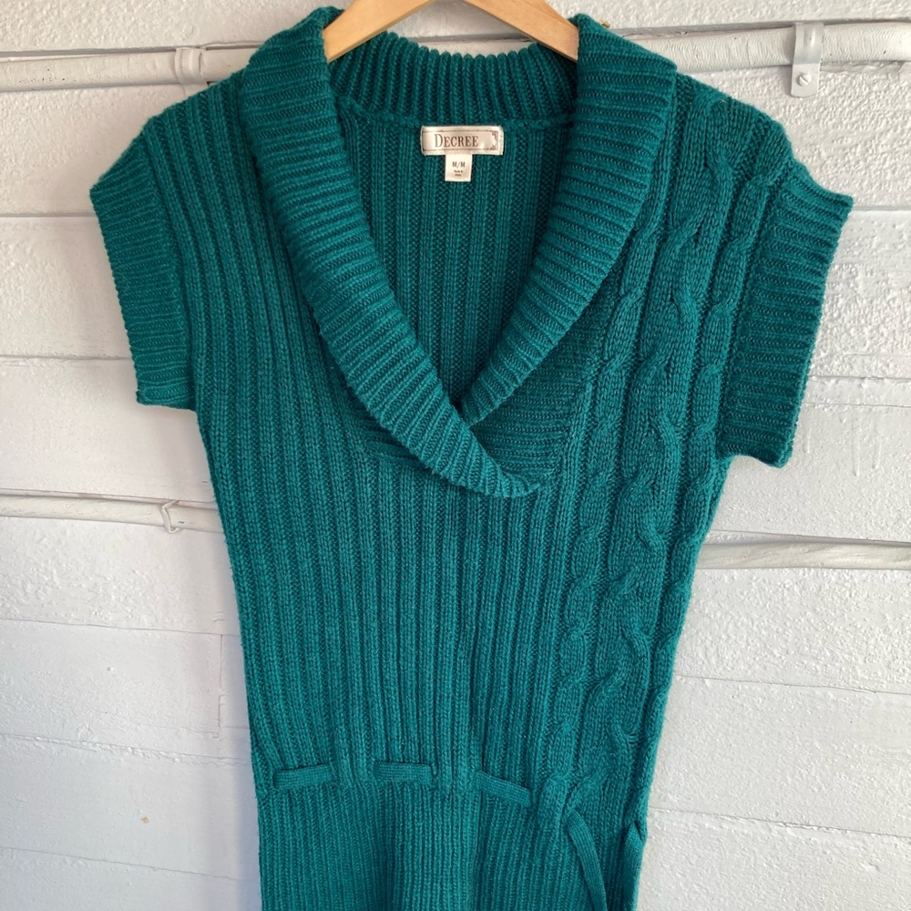 Decree emerald green crop sweater, size medium